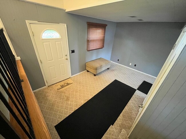 Building Photo - 3-bedroom, 1.5 bathroom unfurnished home in Saint Joseph