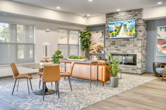 Building Photo - Westlake Heights