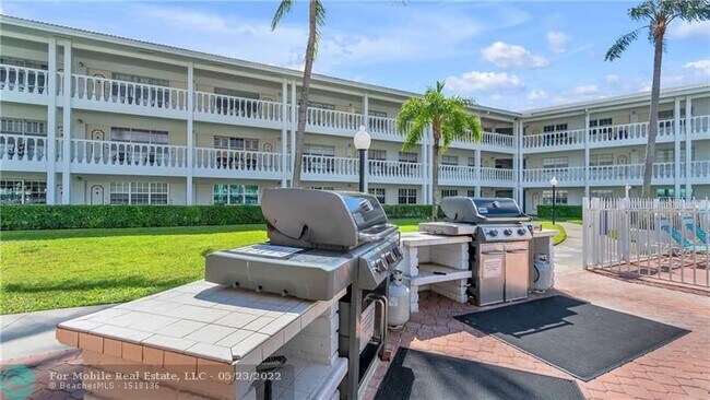 Foto del edificio - 5200 NE 24th Terrace