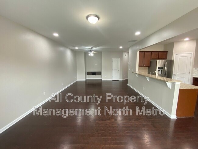 Building Photo - 1640 Putnam Pl