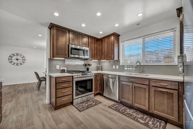 Building Photo - 13785 Kewanna Trail