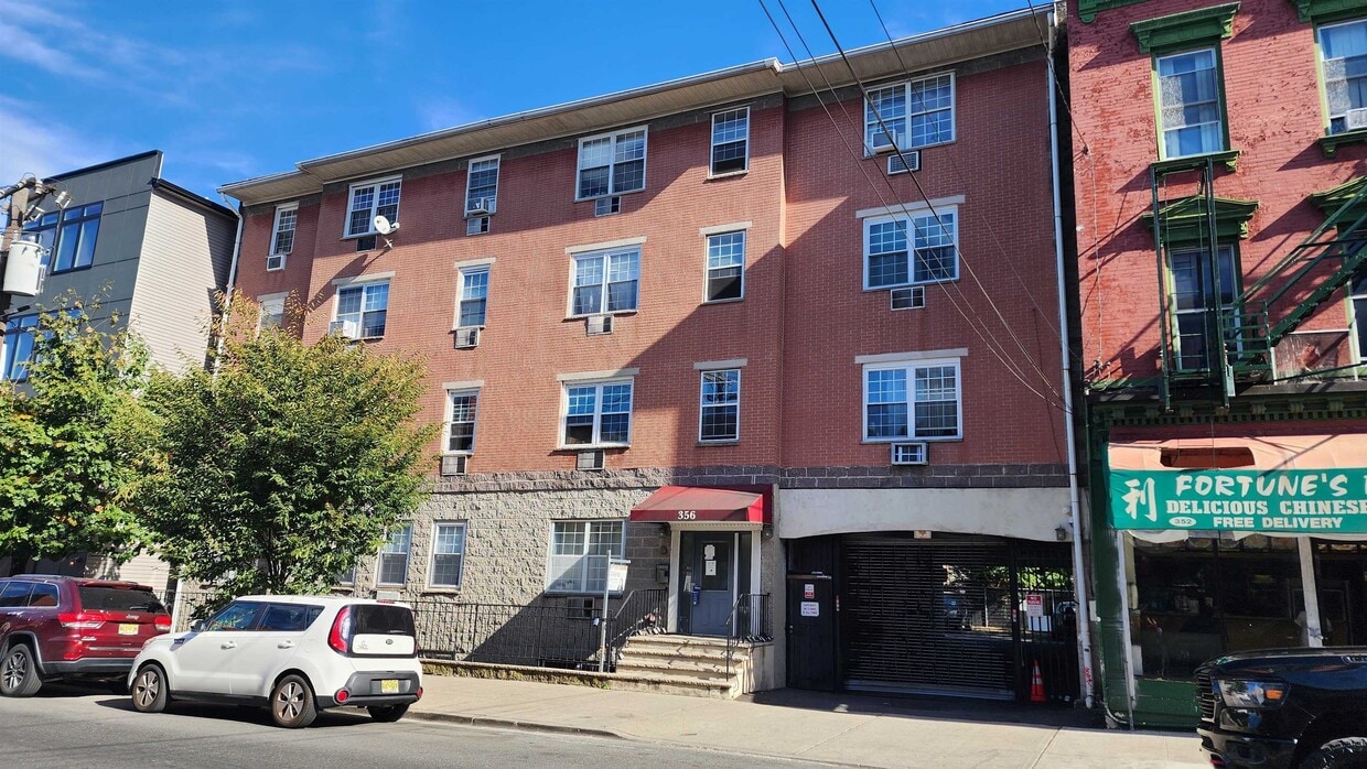 Primary Photo - 356 Palisade Ave