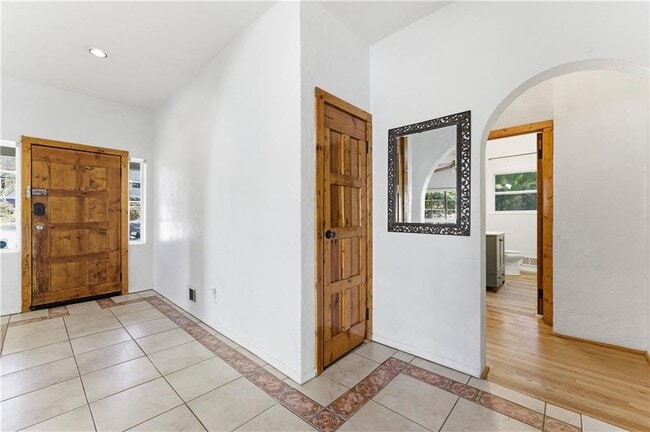 Building Photo - 1032 Standard Dr NE