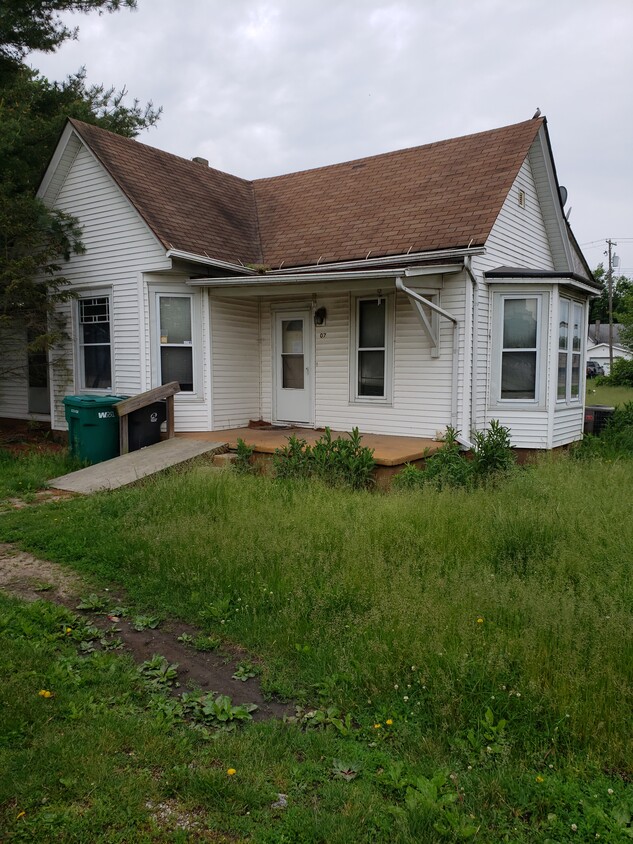 Primary Photo - 207 S Railroad St