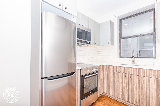 Foto del edificio - 1657 Summerfield St