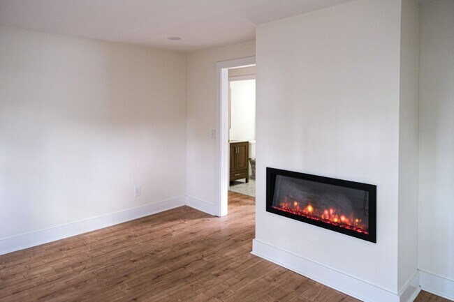 Building Photo - Charming 2BR/1BA Home in the West End Hist...
