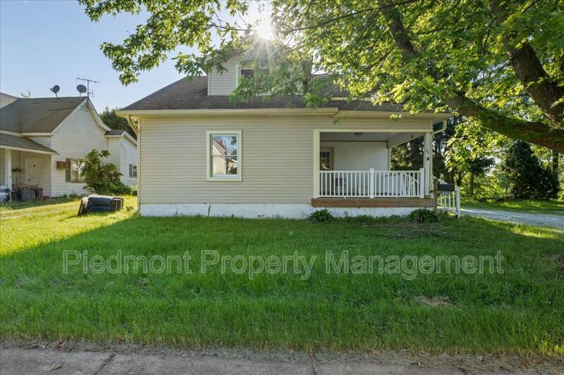 611 N Anderson St, Elwood, IN 46036 House for Rent in Elwood, IN