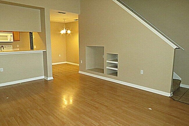 Building Photo - 2738 W Tharpe St