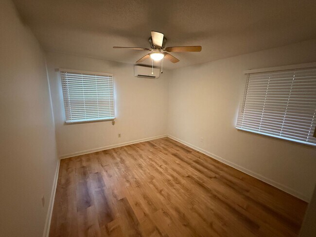 Foto del edificio - Beautiful Split level home with tons of upgrades!!