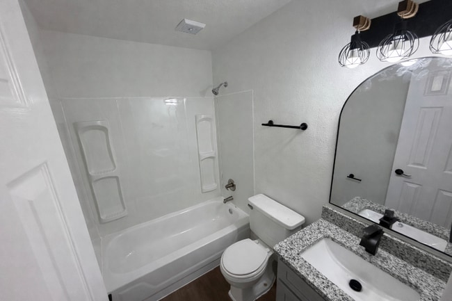 Building Photo - 6226 SW 10th Pl