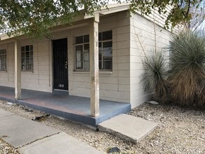 Building Photo - 1318 St Johns Dr