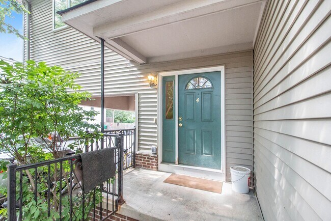 Foto del edificio - 316 Beakes St