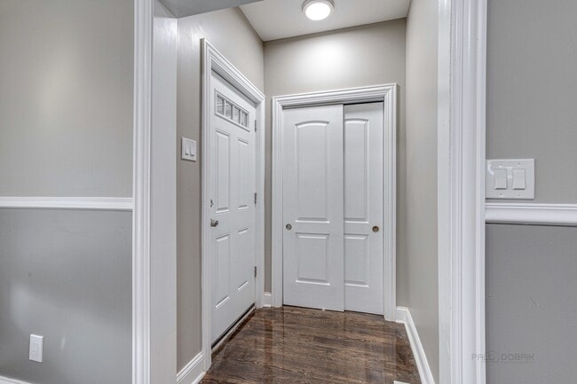 Foto del edificio - 3048 E 80th St