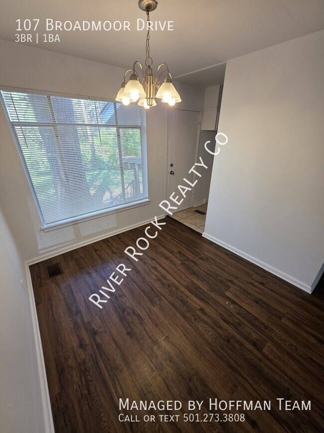 Building Photo - 107 Broadmoor Dr