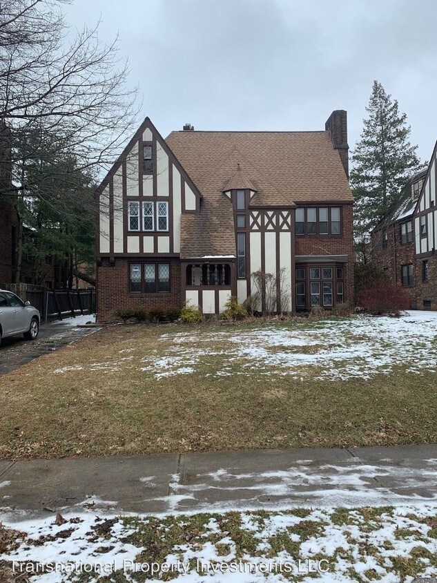 Primary Photo - 2885 Ludlow Rd