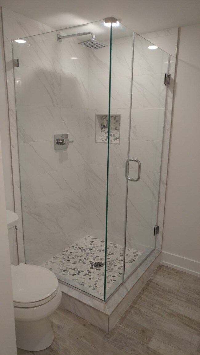 bathroom - 2013 Mt Vernon St