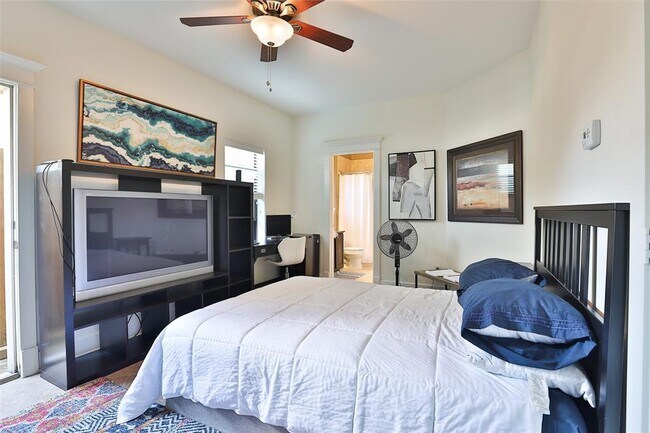 Foto del edificio - 1416 Holly St