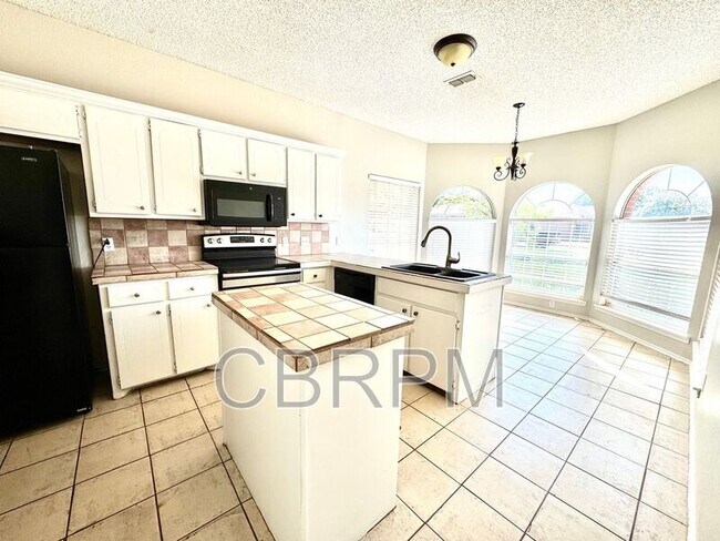 Foto del edificio - 402 Juneau Ave