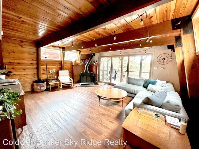 Building Photo - 3 br, 2 bath House - 864 Panamint Mountain...