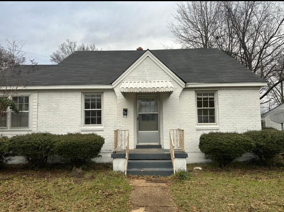 Front of Home - 105 King St
