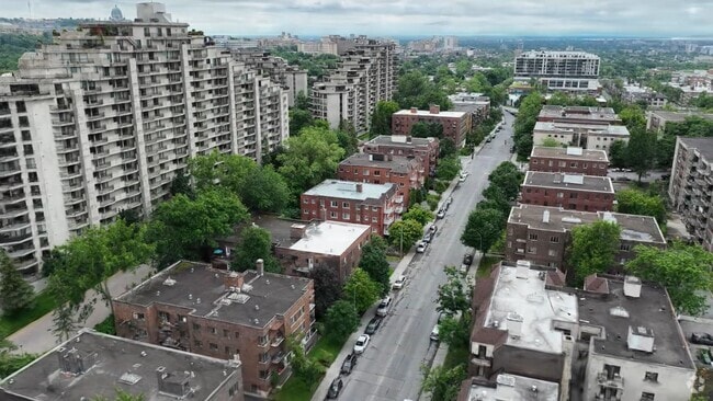  - 2100 Van Horne