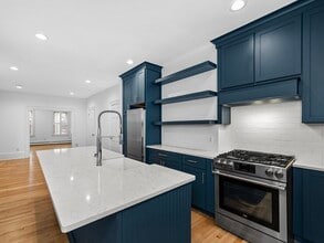 Building Photo - 271 Bunker Hill St