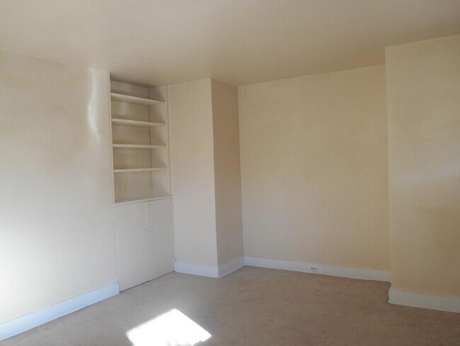 Living Room - 6309 Morrowfield Ave