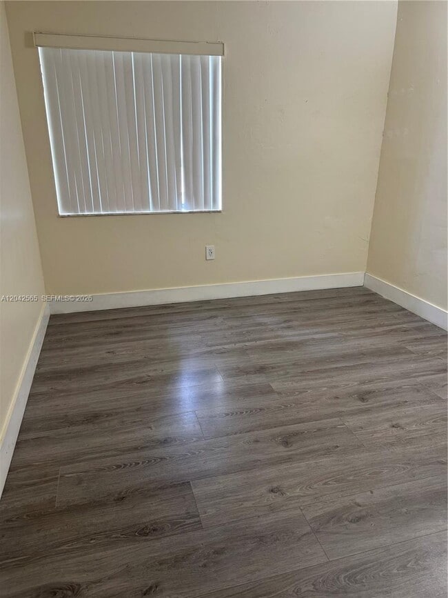 Building Photo - 9429 Fontainebleau Blvd