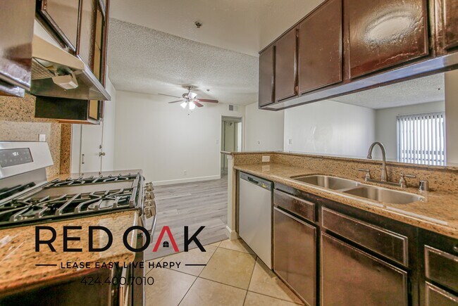 Building Photo - Spacious and Welcoming Two Bedroom with Pr...