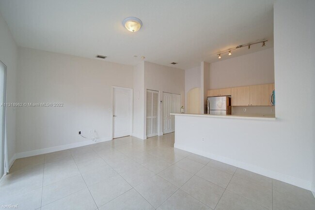 Building Photo - 3 br, 2 bath Townhome - Cazadores Sub