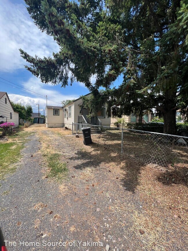 Building Photo - 3 br, 1 bath House - 1212 S 15th Avenue