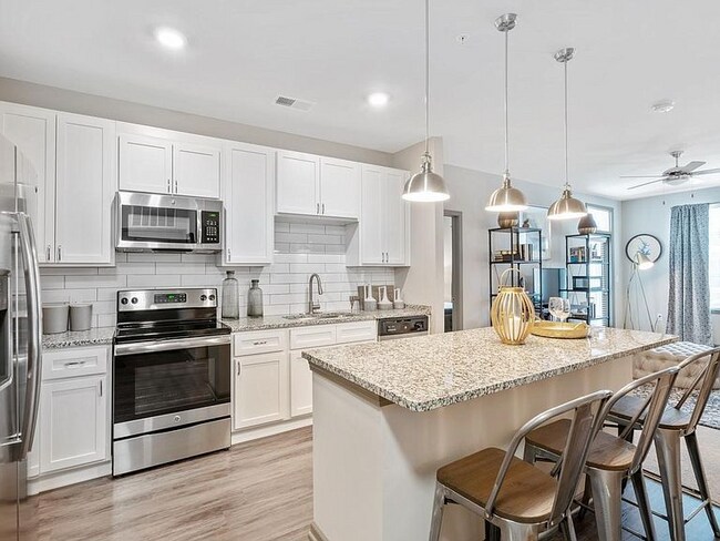 Foto del edificio - 22415 Market St