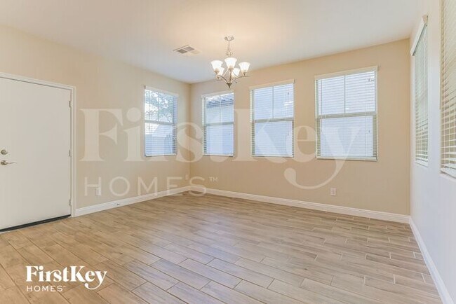 Foto del edificio - 257 N Sunrise