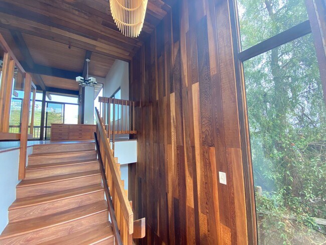 Building Photo - Laguna Beach home with Breathtaking Ocean and Canyon Views!!!!