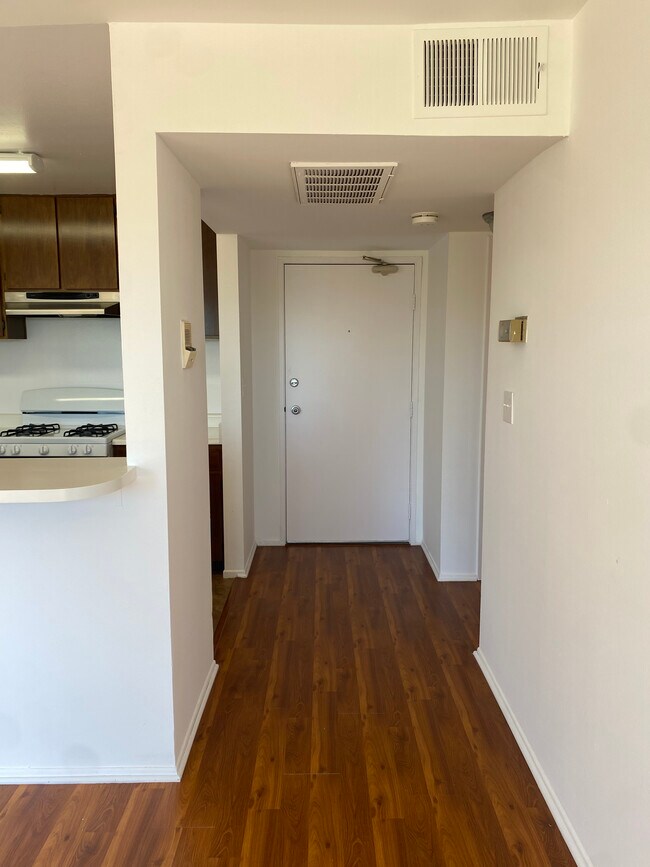 Foto del edificio - 4018 Camero Ave