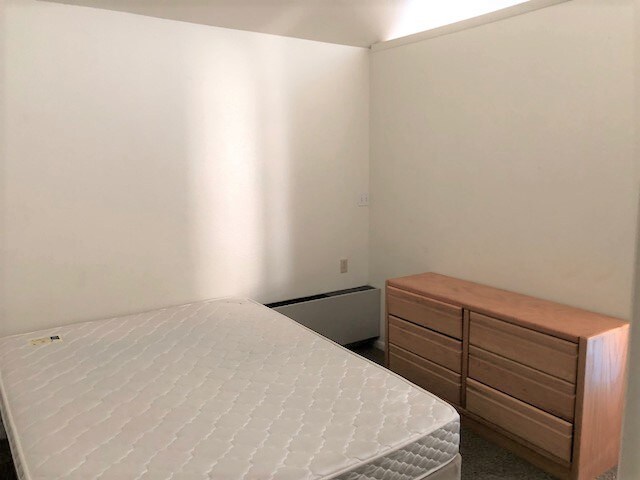 Dormitorio grande/amueblado - 98 880 N