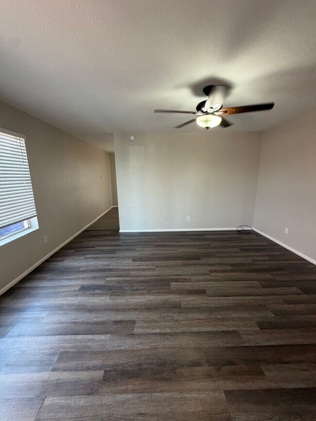 Building Photo - 1431 S Lazona Dr
