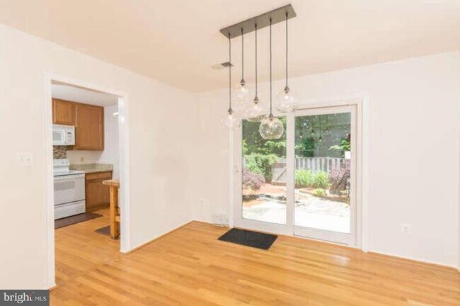 Foto del edificio - 8302 Moline Pl