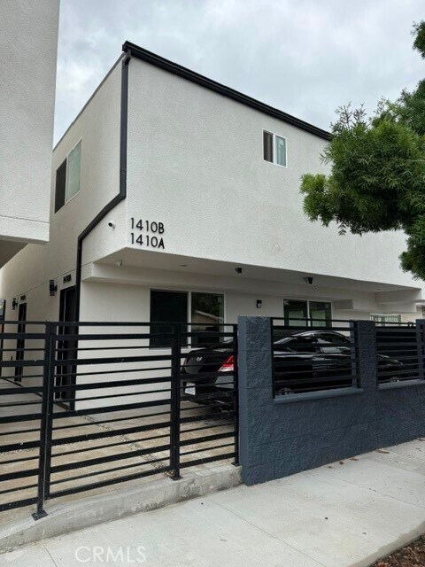 Primary Photo - 5701 Normandie Ave