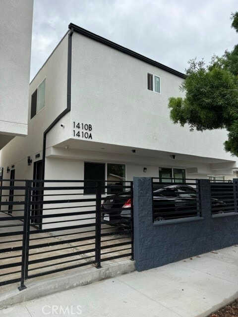 Building Photo - 5701 Normandie Ave