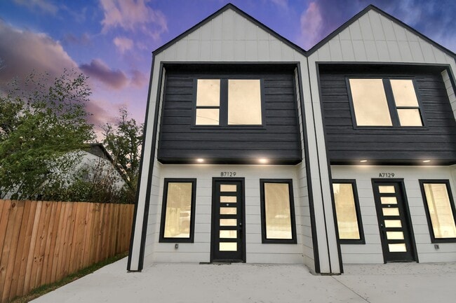 Foto del edificio - 7129 Sidney St