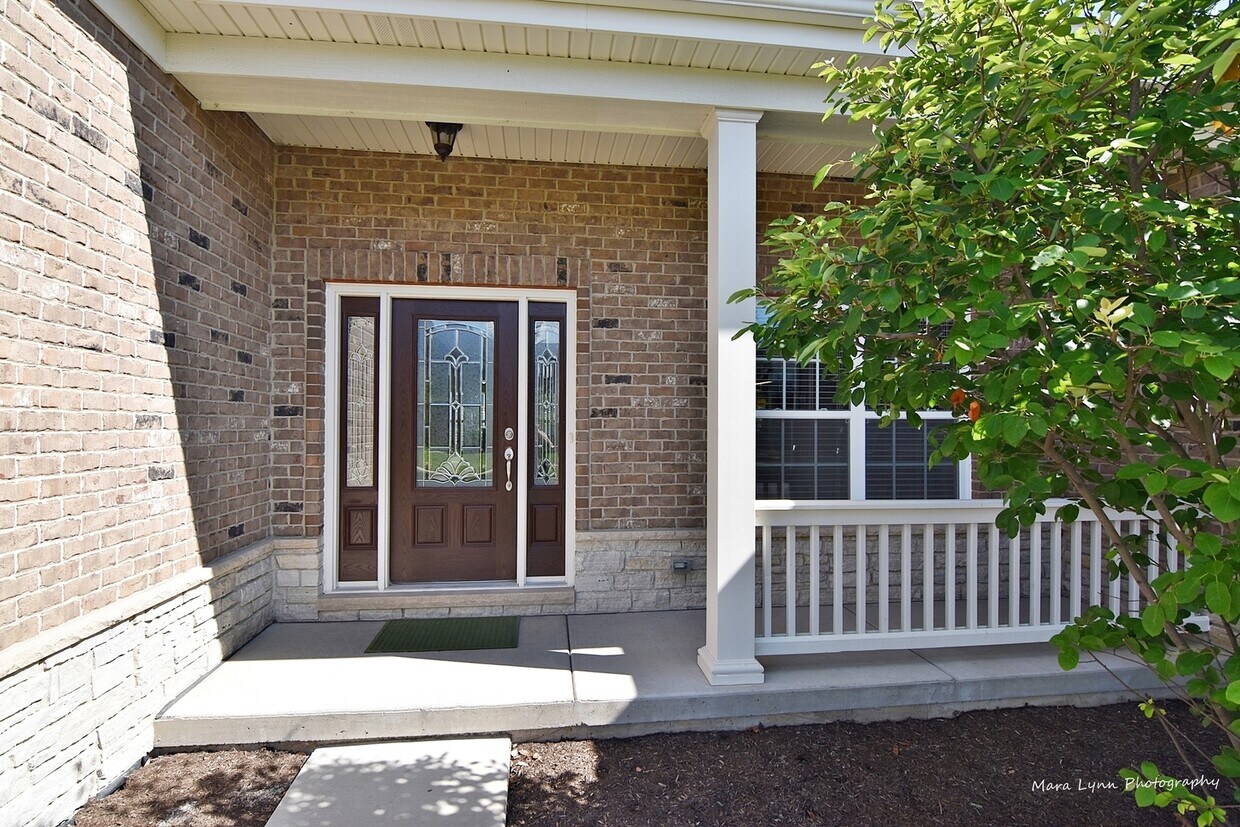 Primary Photo - 39W875 Catlin Square