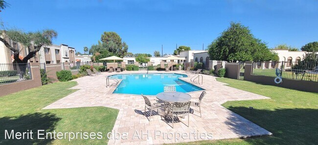 Foto del edificio - 3 br, 3 bath House - 5141 N 83RD ST