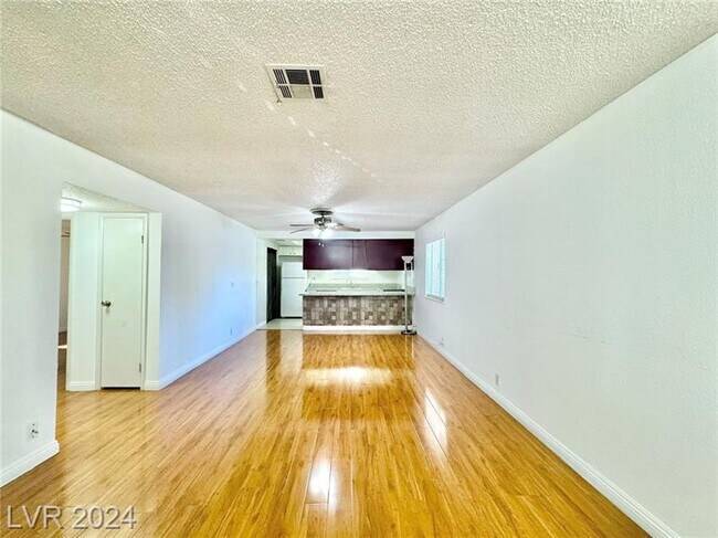 Foto del edificio - 3265 Arville St