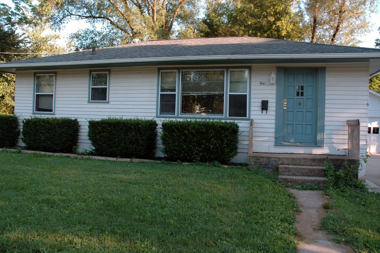 front of house - 941 E Jefferson St