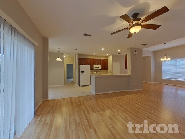 Building Photo - 3808 Swallowtail Ln