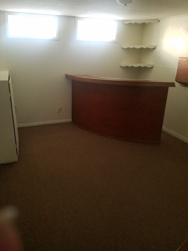 Building Photo - 4 bedroom, 2 full bath bungalow near Cedar and Warrensville