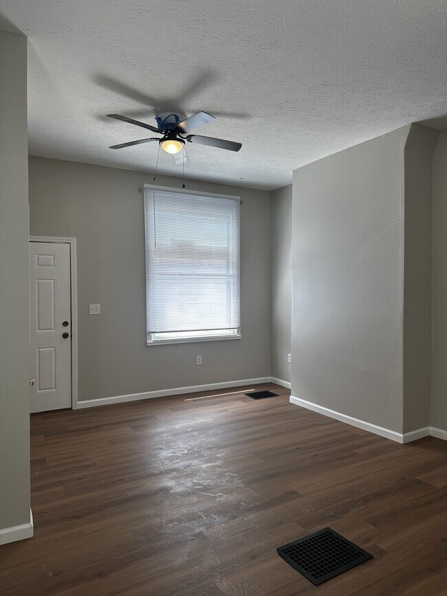 Building Photo - 3312 Glenway Ave