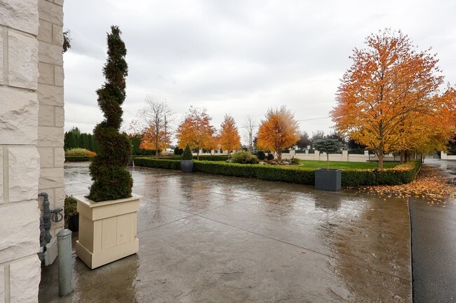 Building Photo - 314 Defehr Rd