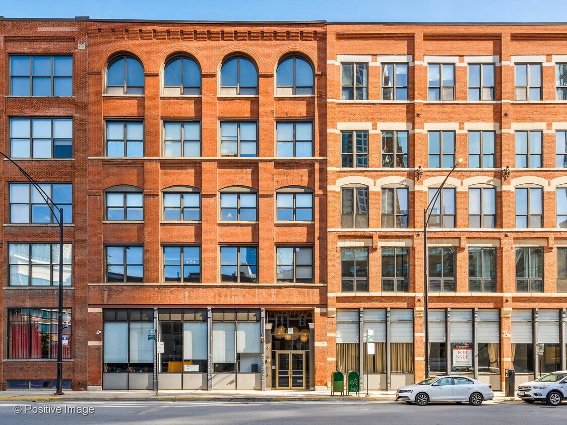 Primary Photo - 420 W Grand Ave
